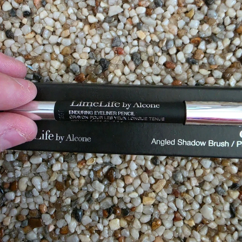 LimeLife by Alcone #09 Angled Shadow Brush and Black Eyeliner Pencil Set